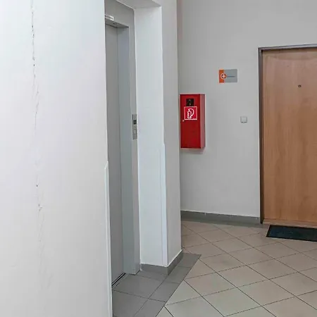 Castle View With Free Parking Apartament *